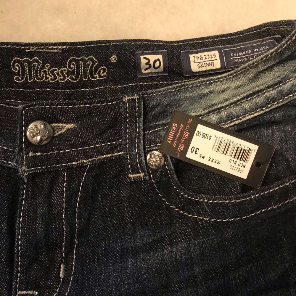NWT Miss Me Jeans Med blue Waist 30” JP6211s
